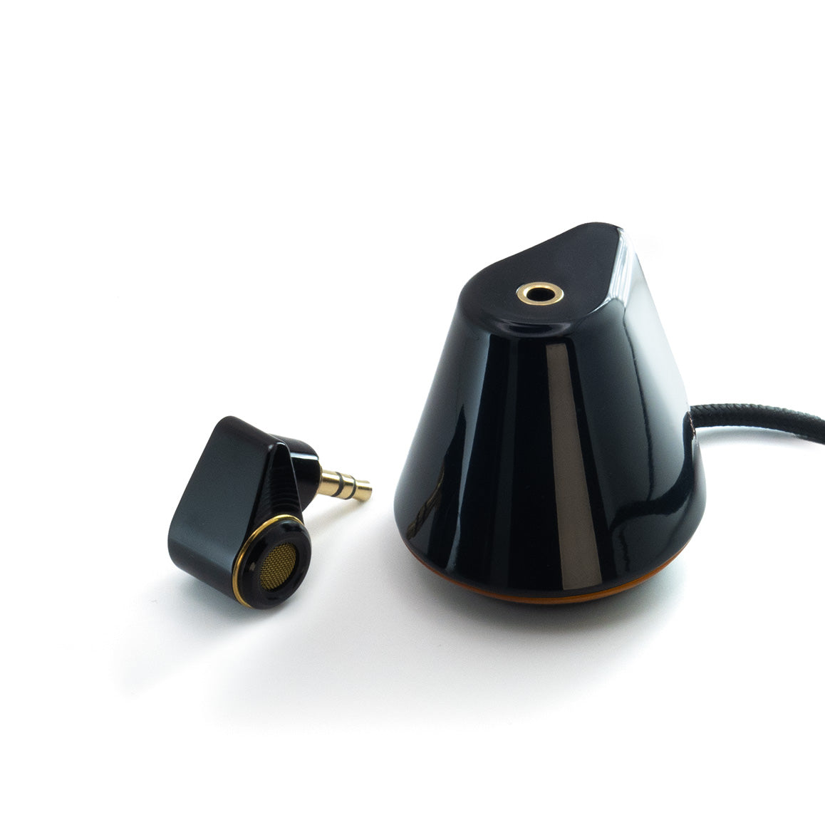 BAGATO microphone next to the desktop stand showing its 3.5 mm input